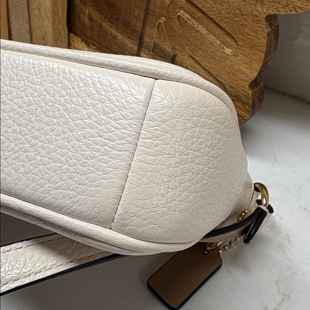 Coach Nolita shoulder/wristlet Chalk White - Picture 7 of 8